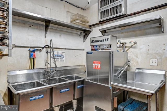 15 E CENTRE ST, Baltimore, MD 21202