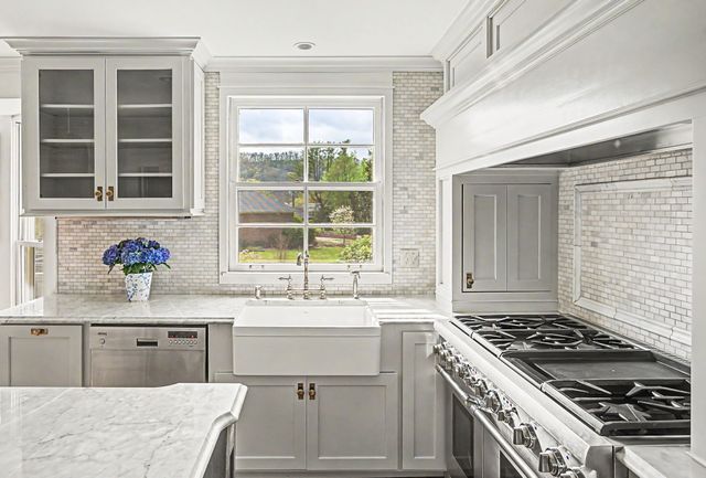 1937 Shamrock Dr, Brentwood, TN 37027