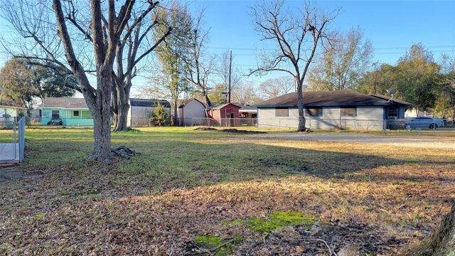 7018 Willowtex Drive, Houston, TX 77396