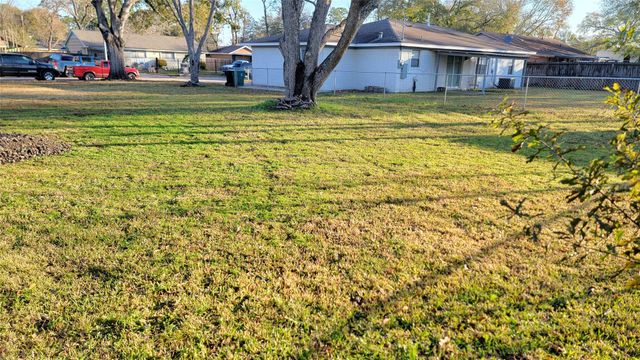 7018 Willowtex Drive, Houston, TX 77396