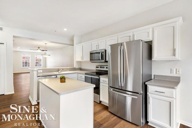 3251 Camden Drive, Troy, MI 48084