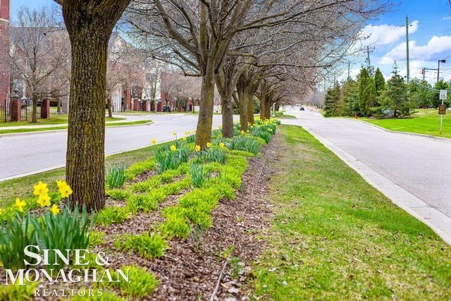 3251 Camden Drive, Troy, MI 48084