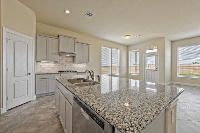 11927 Champions Forest Drive, Mont Belvieu, TX 77535