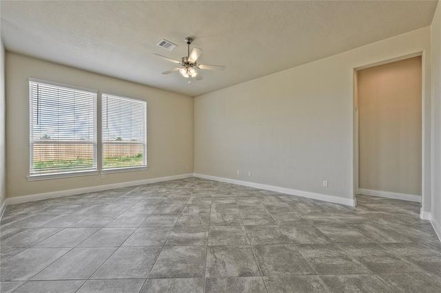 11927 Champions Forest Drive, Mont Belvieu, TX 77535