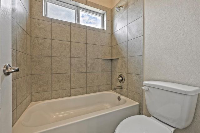 11927 Champions Forest Drive, Mont Belvieu, TX 77535