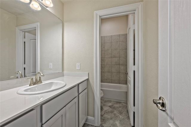 11927 Champions Forest Drive, Mont Belvieu, TX 77535