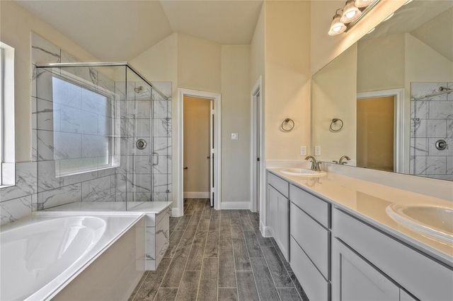 11927 Champions Forest Drive, Mont Belvieu, TX 77535