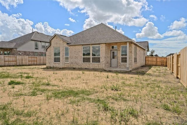 11927 Champions Forest Drive, Mont Belvieu, TX 77535