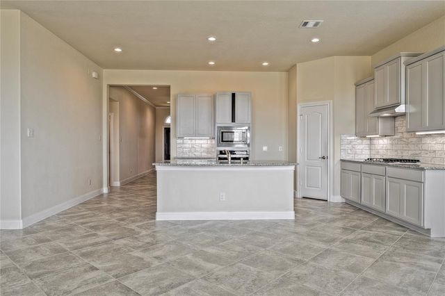 11927 Champions Forest Drive, Mont Belvieu, TX 77535