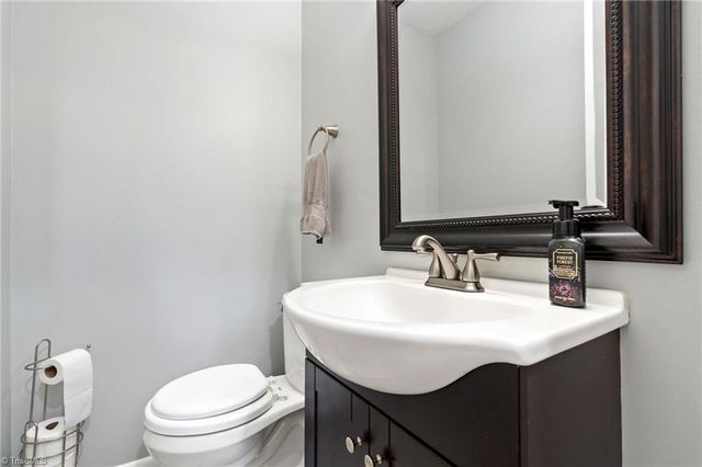 2110 Whitney Road, Winston-salem, NC 27106