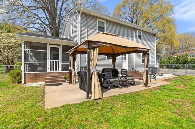 2110 Whitney Road, Winston-salem, NC 27106