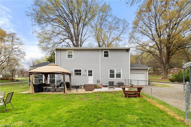 2110 Whitney Road, Winston-salem, NC 27106