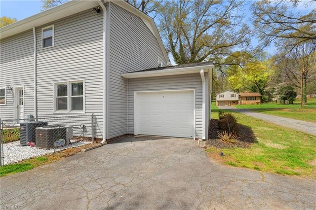 2110 Whitney Road, Winston-salem, NC 27106