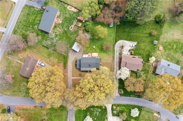 2110 Whitney Road, Winston-salem, NC 27106