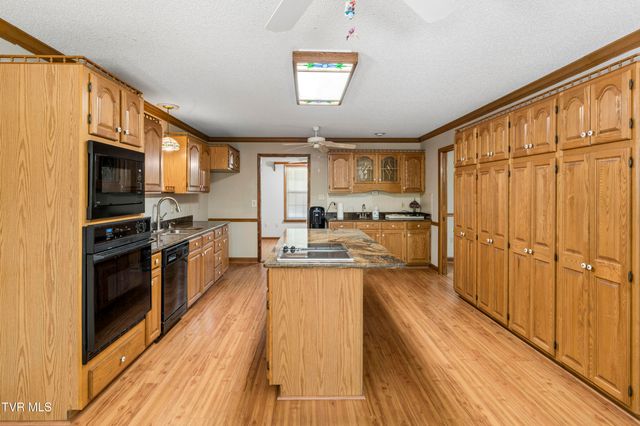 408 Taryn Court, Bristol, VA 24201