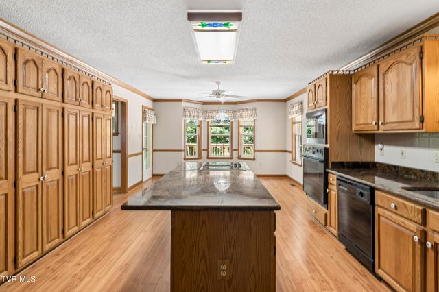 408 Taryn Court, Bristol, VA 24201