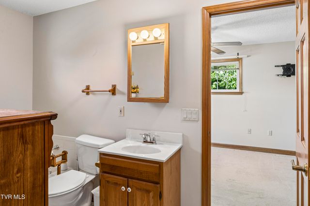 408 Taryn Court, Bristol, VA 24201
