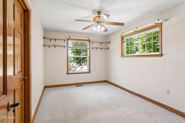 408 Taryn Court, Bristol, VA 24201