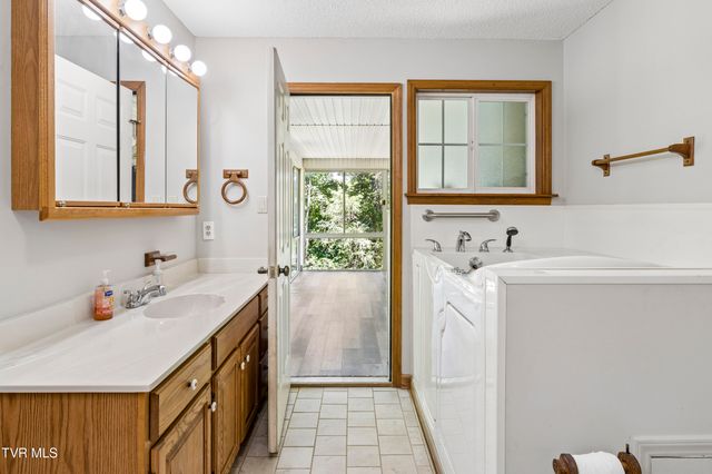 408 Taryn Court, Bristol, VA 24201