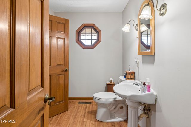 408 Taryn Court, Bristol, VA 24201