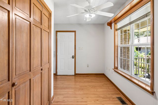 408 Taryn Court, Bristol, VA 24201