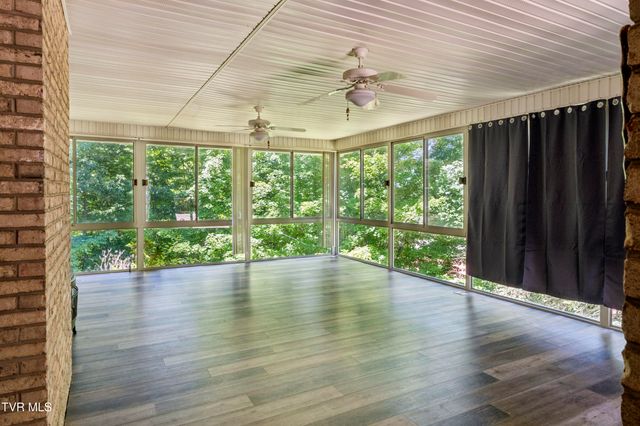 408 Taryn Court, Bristol, VA 24201