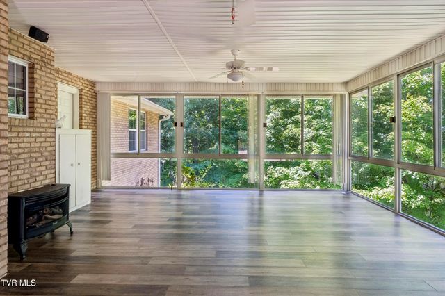 408 Taryn Court, Bristol, VA 24201