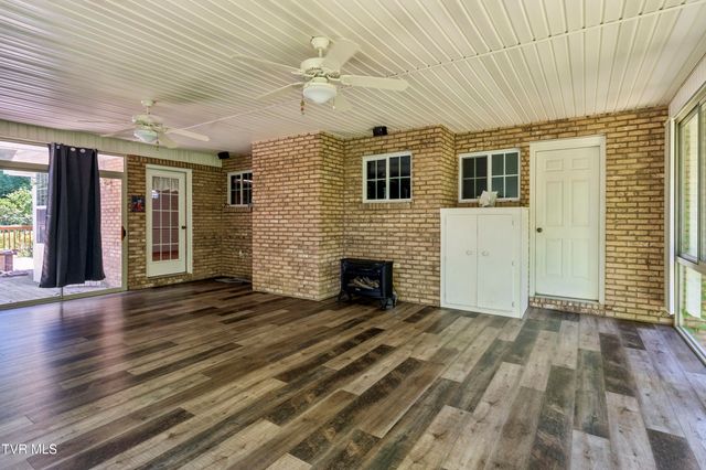 408 Taryn Court, Bristol, VA 24201