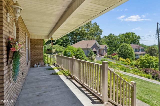 408 Taryn Court, Bristol, VA 24201