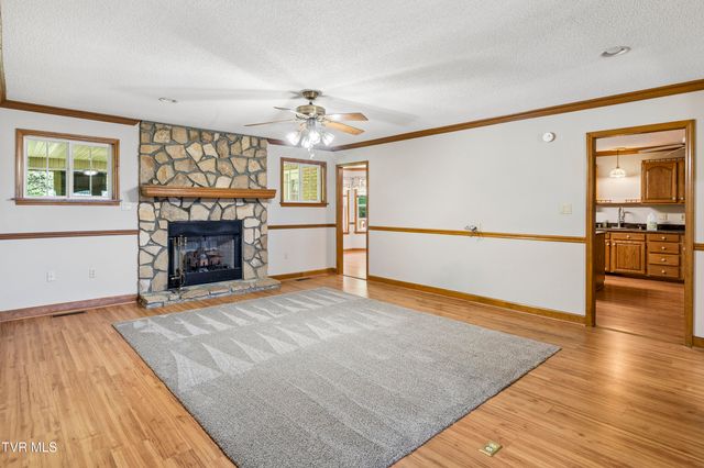 408 Taryn Court, Bristol, VA 24201