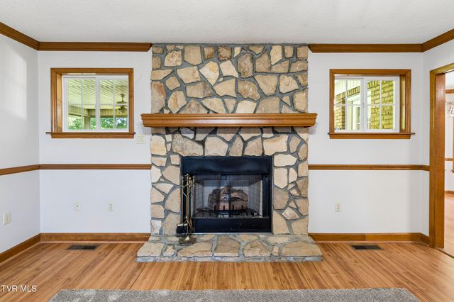 408 Taryn Court, Bristol, VA 24201