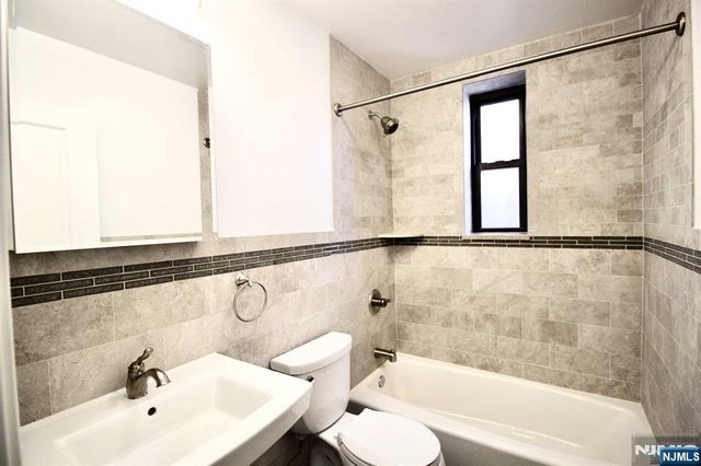 855 Broad Avenue 54, Ridgefield, NJ 07657