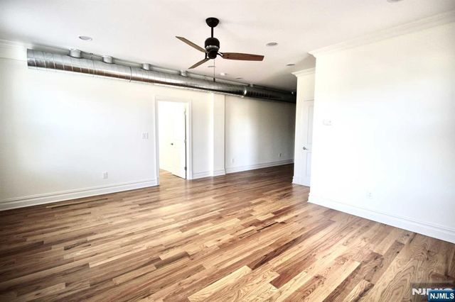855 Broad Avenue 54, Ridgefield, NJ 07657