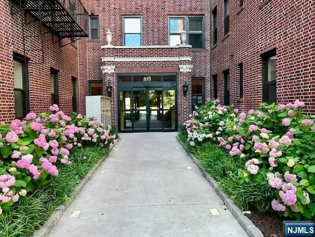 855 Broad Avenue 54, Ridgefield, NJ 07657