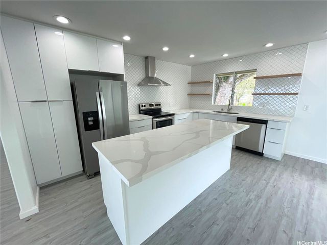 47-218 Kamehameha Highway, Kaneohe, HI 96744