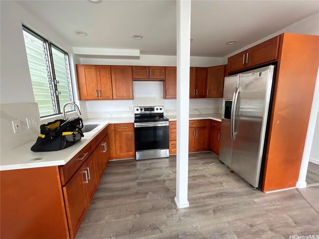 47-218 Kamehameha Highway, Kaneohe, HI 96744