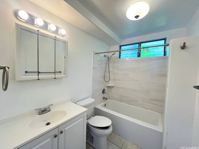 47-218 Kamehameha Highway, Kaneohe, HI 96744