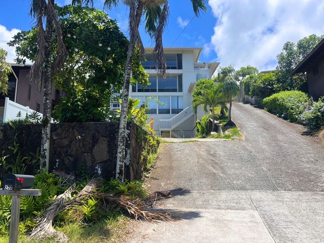 47-218 Kamehameha Highway, Kaneohe, HI 96744