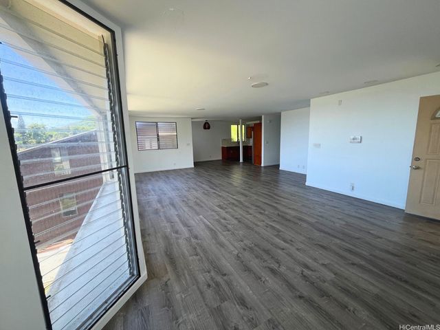 47-218 Kamehameha Highway, Kaneohe, HI 96744