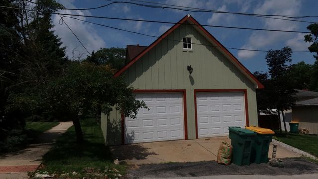 509 Singer Avenue, Lemont, IL 60439