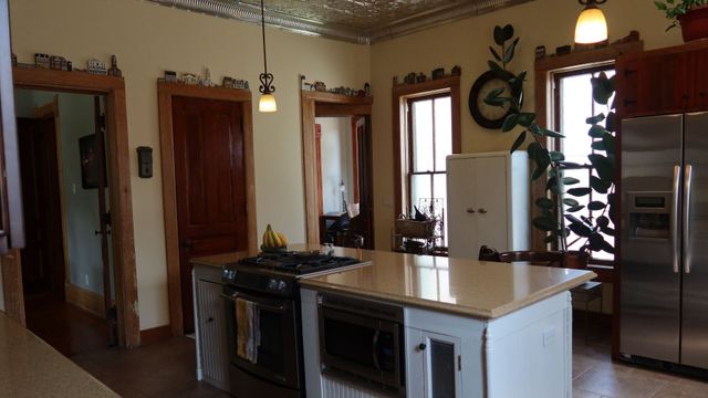509 Singer Avenue, Lemont, IL 60439