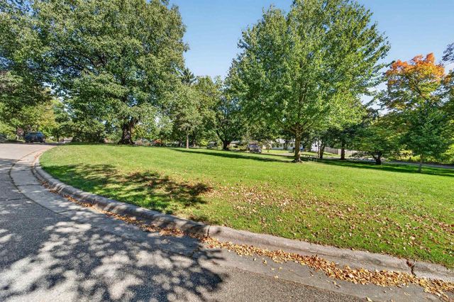 31 Hiawatha Circle, Madison, WI 53711