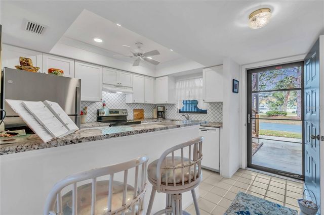 927 CAPRI ISLES BOULEVARD 7, Venice, FL 34292