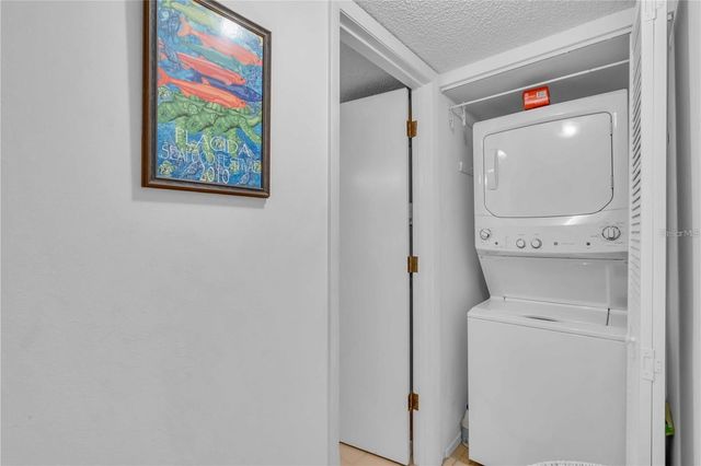 927 CAPRI ISLES BOULEVARD 7, Venice, FL 34292