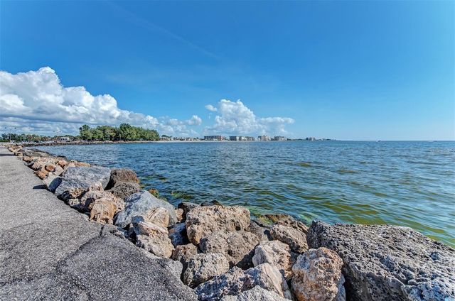 927 CAPRI ISLES BOULEVARD 7, Venice, FL 34292