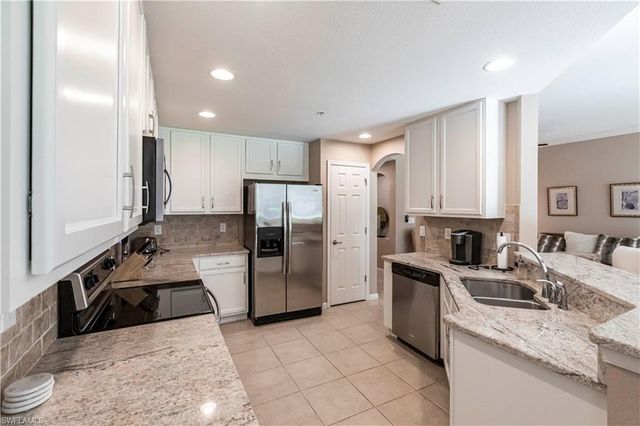 9508 Ironstone Ter Apt 102, Naples, FL 34120