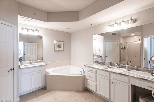 9508 Ironstone Ter Apt 102, Naples, FL 34120