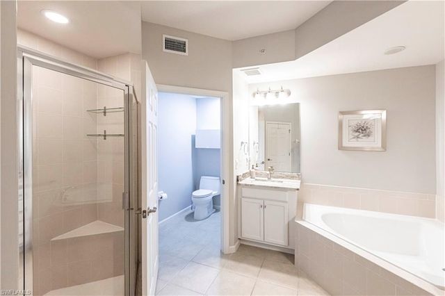 9508 Ironstone Ter Apt 102, Naples, FL 34120