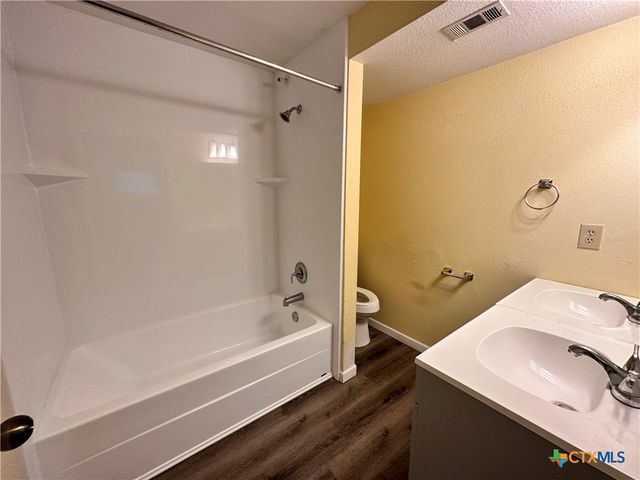 899 Hillyer Street, San Marcos, TX 78666