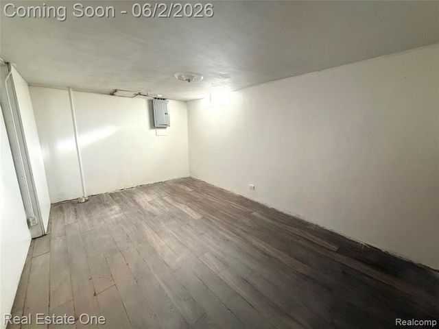 6810 Rosemary Street, Dearborn Heights, MI 48127